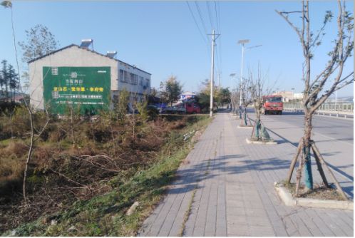 玉龙书山南院墙体广告