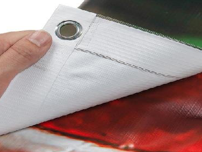 玉龙喷绘和刀刮布的工艺区别。