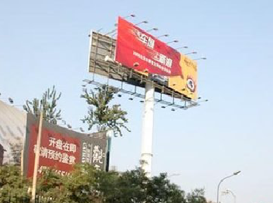 玉龙户外广告怎么做才能让人一眼记住？